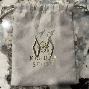 Small gold open frame earrings. Kendra Scott.